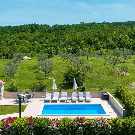 Casa Ivanovac With Pool And Large Front Yard * Raša