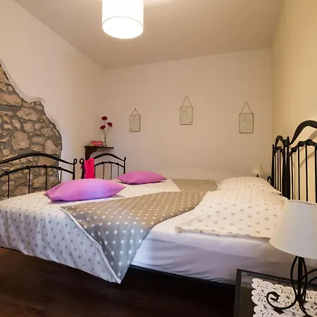 Casa Ivanovac With Pool And Large Front Yard Dom wakacyjny