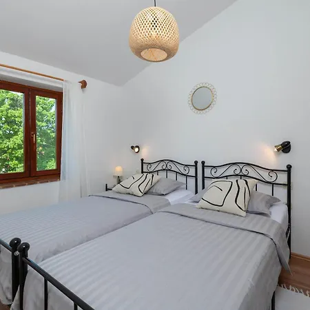 Casa Ivanovac With Pool And Large Front Yard *