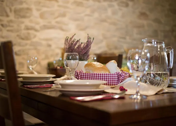 Casa Ivanovac With Pool And Large Front Yard Vakantiehuis *