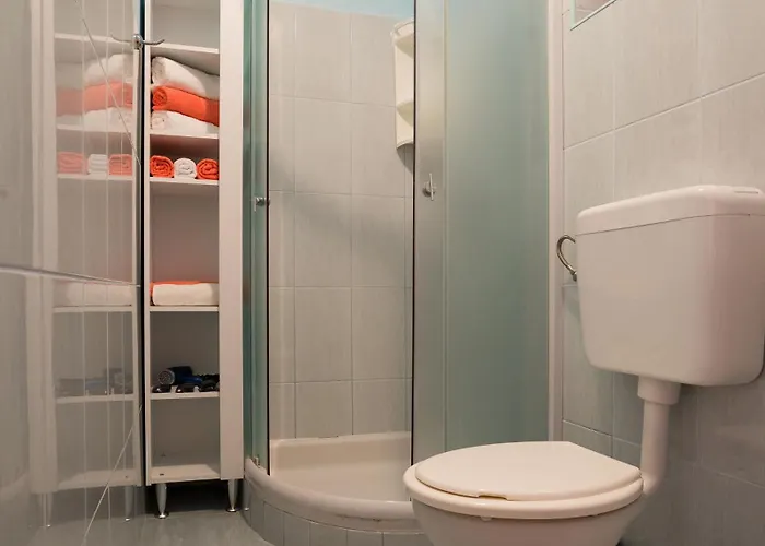 Vakantiehuis Casa Ivanovac With Pool And Large Front Yard Raša