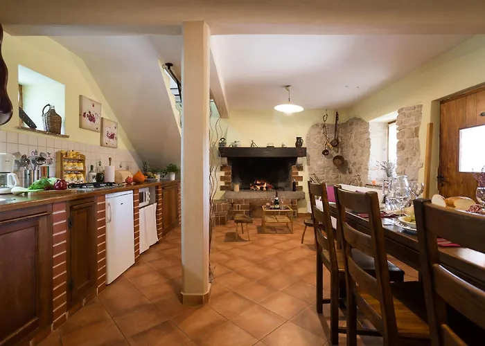 Casa Ivanovac With Pool And Large Front Yard