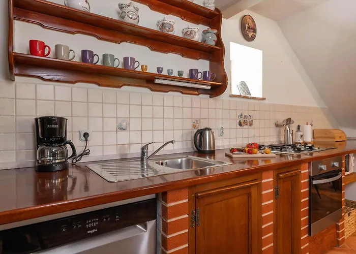 Casa Ivanovac With Pool And Large Front Yard Vakantiehuis