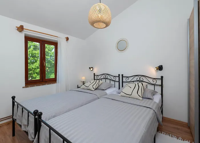 Casa Ivanovac With Pool And Large Front Yard *